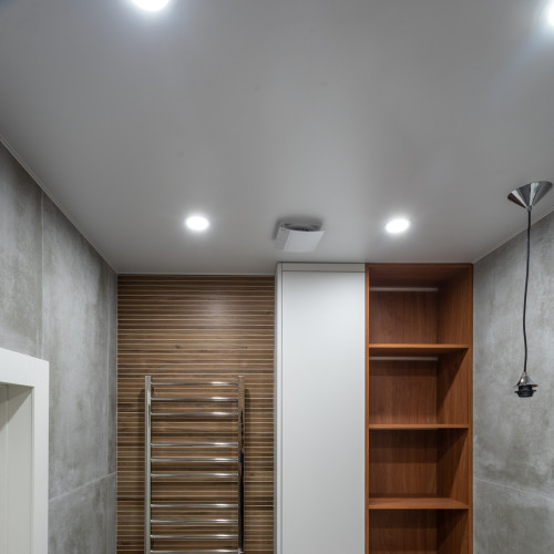 Стоимость потолка в ванной